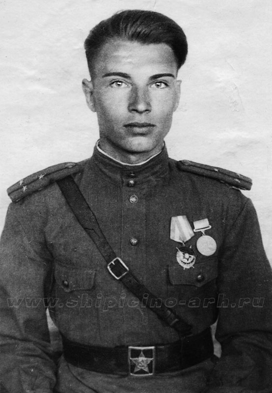     1944  